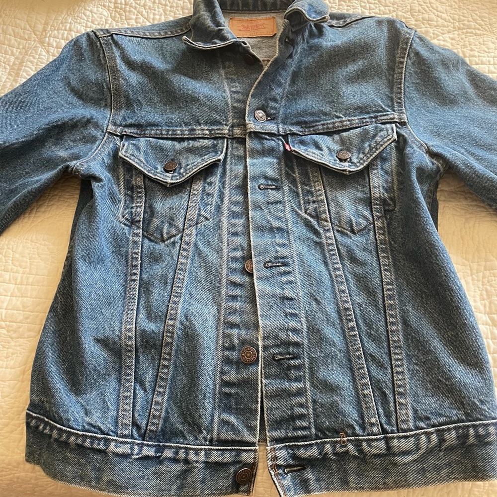 Vintage men’s Levi jean jacket size 38